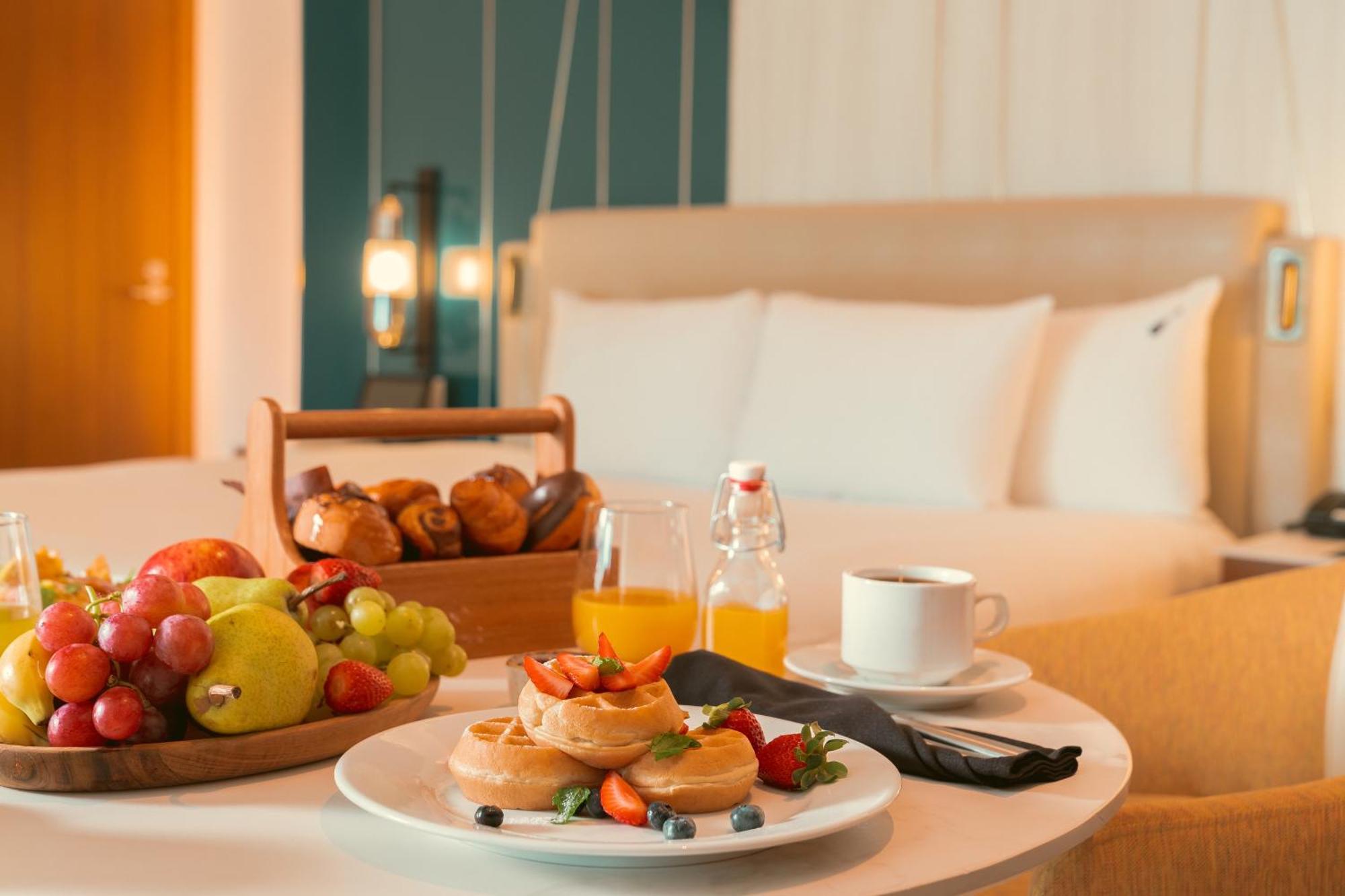 Hard Rock Hotel & Casino Punta Cana (Adults Only) Kültér fotó Room service