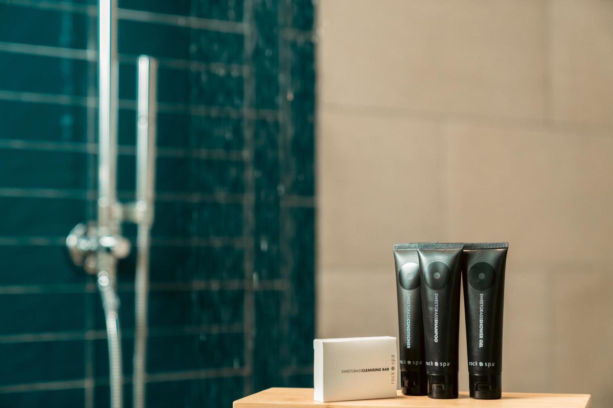 Hard Rock Hotel & Casino Punta Cana (Adults Only) Kültér fotó Bathroom amenities
