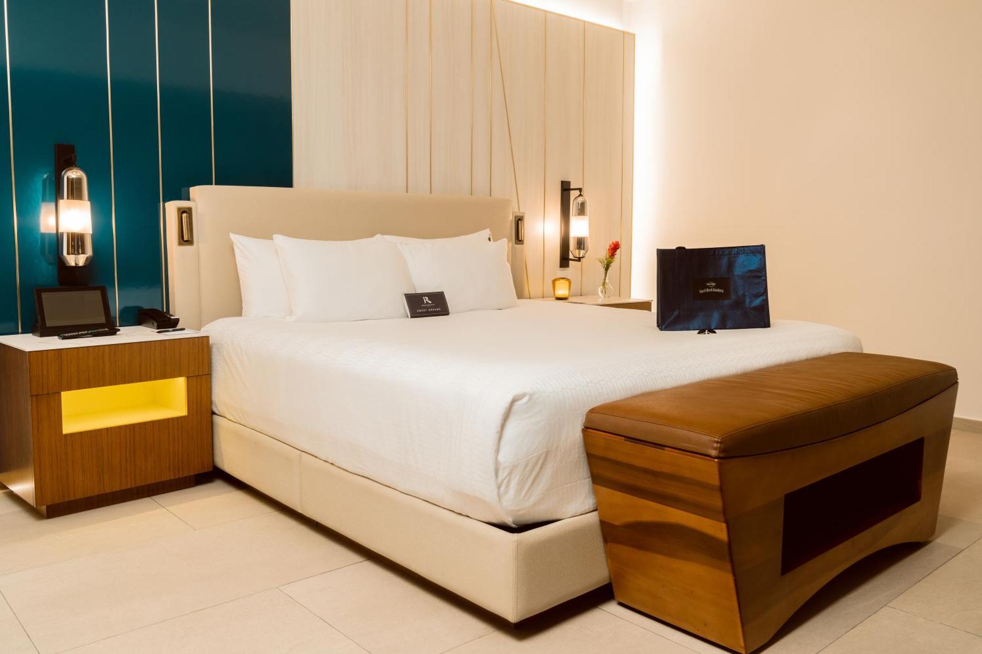 Hard Rock Hotel & Casino Punta Cana (Adults Only) Kültér fotó A bedroom at the hotel