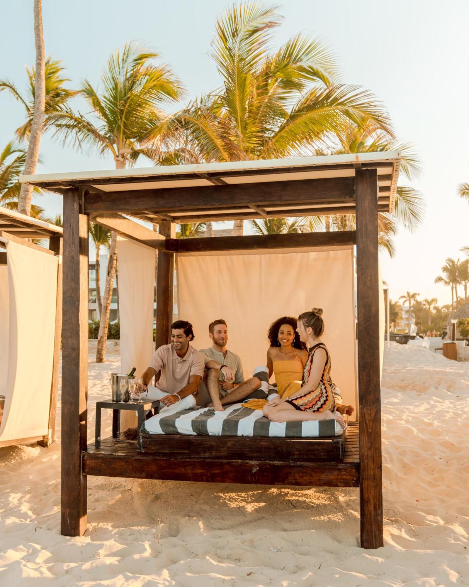 Hard Rock Hotel & Casino Punta Cana (Adults Only) Kültér fotó Cabana at the beach